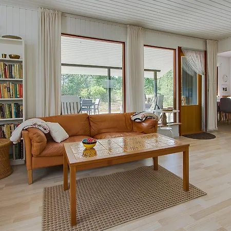 Two-bedroom Holiday In * Hals