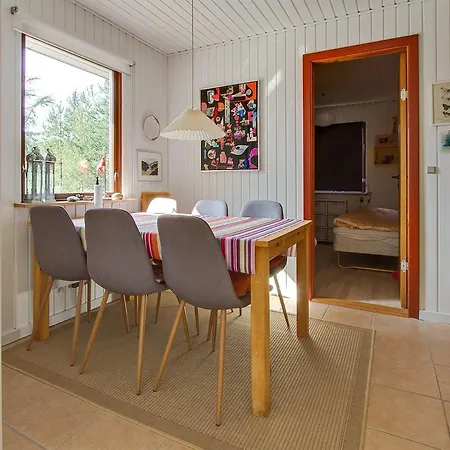 Two-bedroom Holiday In Casa vacanze *