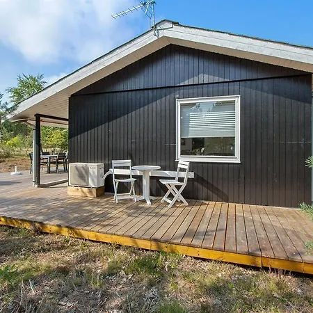 Two-bedroom Holiday In * Hals