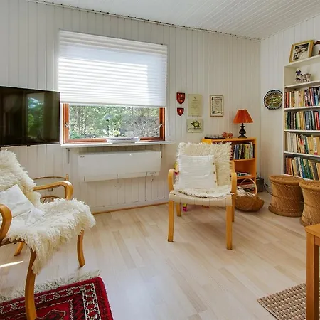 Two-bedroom Holiday In Hals